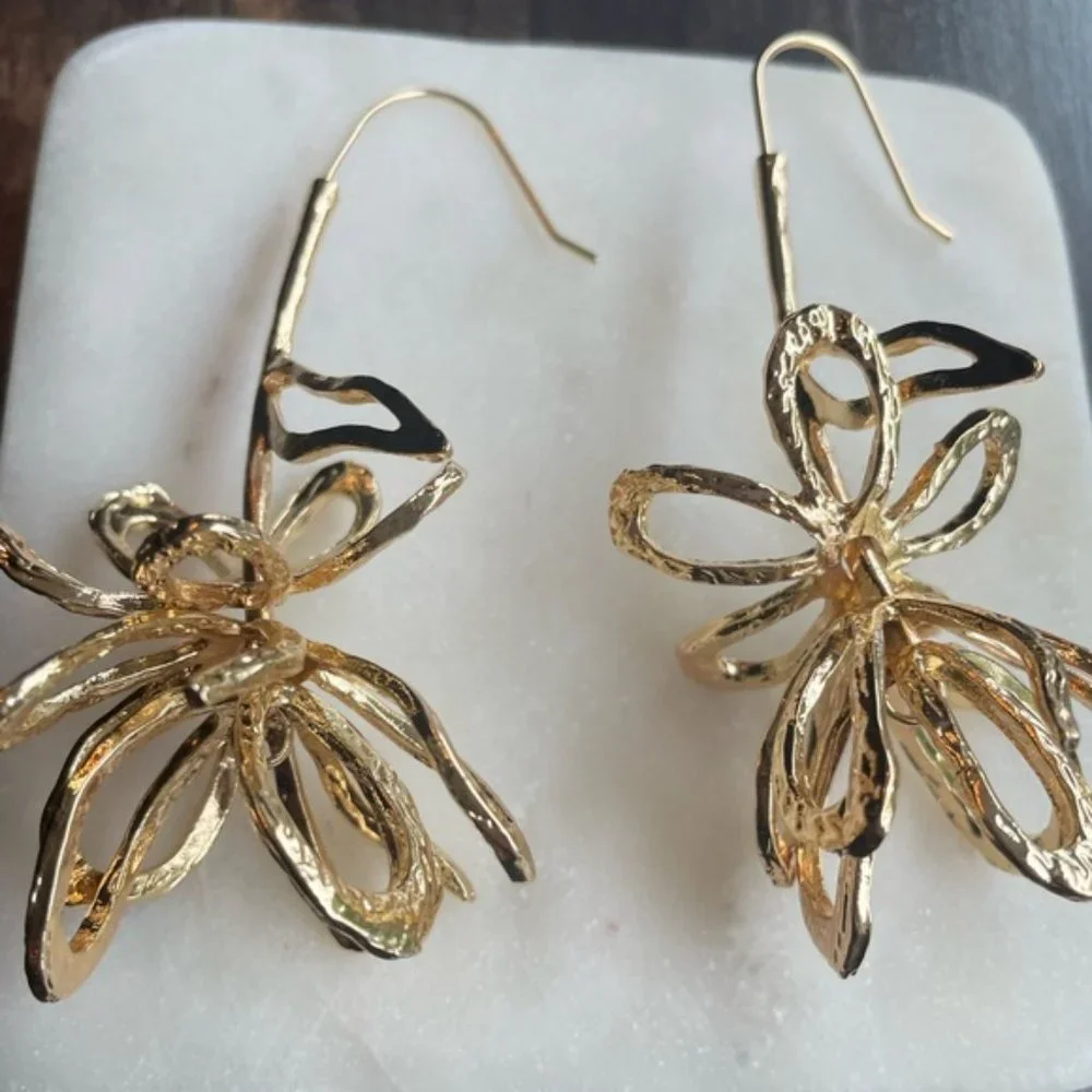 ♡Anthropologie Golden Flower Earrings♡